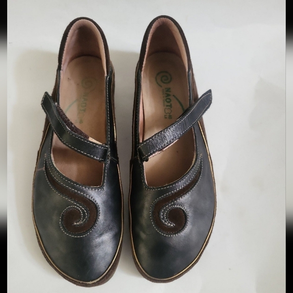 Naot Shoes - Naot women's shoes multicolor leather Matai size 9.5